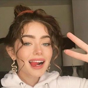 Meet your Posher, Scarlett